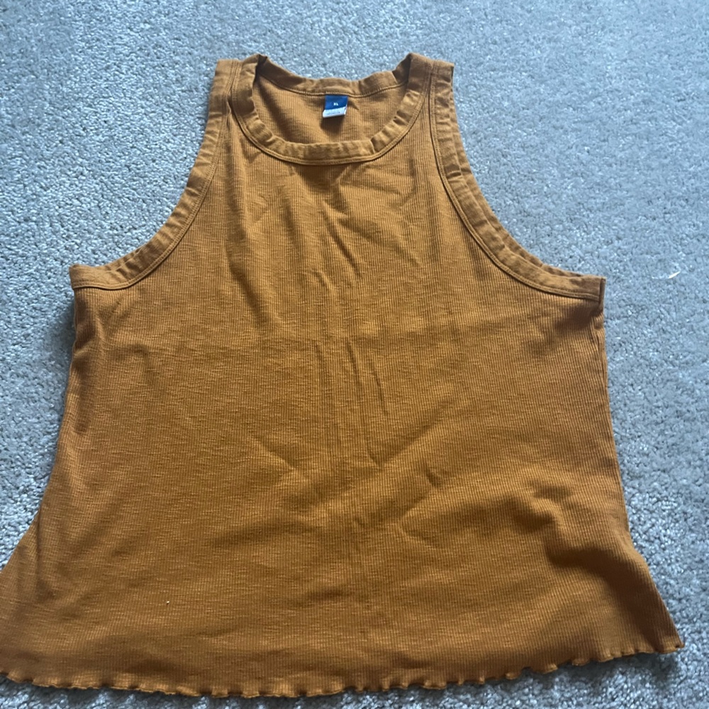 Razor back cropped tank